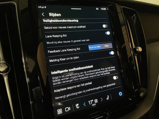 Volvo  XC60 T6 AWD Recharge Plus Dark | Trekhaak | 360° Camera | All Season banden | Adaptieve Cruise Control... ActivLease financial lease