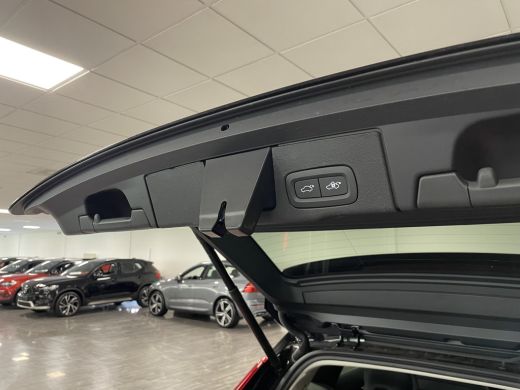 Volvo  XC60 T6 AWD Recharge Ultimate Bright | Luchtvering | Trekhaak | 360° Camera | Head-Up Display | Harman... ActivLease financial lease