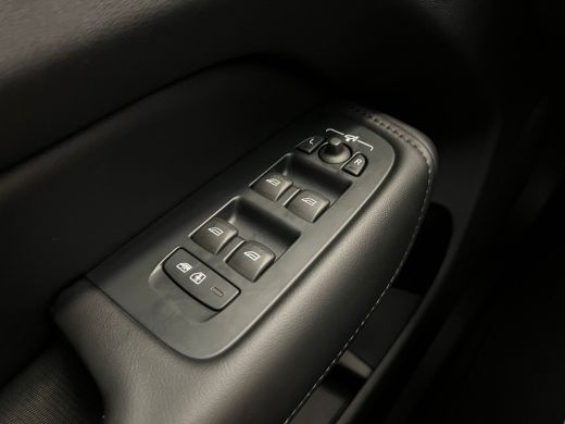 Volvo  XC60 T6 Plug-in hybrid AWD Ultimate Dark | Achterbank verwarmd | Apple Carplay/Android Auto|telefoonin... ActivLease financial lease
