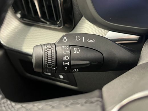 Volvo  XC60 T6 Plug-in hybrid AWD Ultimate Dark | Achterbank verwarmd | Apple Carplay/Android Auto|telefoonin... ActivLease financial lease