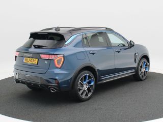 Lynk & Co 01 1.5 Phev 262 Pk Automaat | Full LED | Panoramadak | 360 Camera | 20 Inch | Stoelverwarming | 16.6...