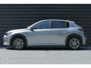 Peugeot e-208 EV 136PK 50KWH 5-DRS ALLURE PACK AUTOMAAT / NAVI / LED / PDC / 16"LMV / CAMERA / BLUETOOTH / CRUI...
