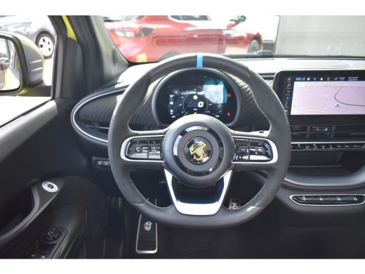 Abarth 500C 500e Cabrio Scorpionissima Tursmo 42kWh 3 Fase | Alcantara | Navigatie | Sportstoelen | Keyless-E... ActivLease financial lease
