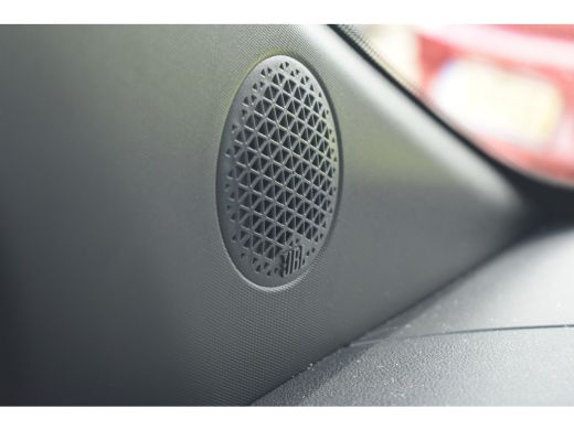 Abarth 500C 500e Cabrio Scorpionissima Tursmo 42kWh 3 Fase | Alcantara | Navigatie | Sportstoelen | Keyless-E... ActivLease financial lease