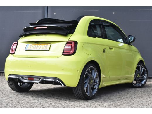 Abarth 500C 500e Cabrio Scorpionissima Tursmo 42kWh 3 Fase | Alcantara | Navigatie | Sportstoelen | Keyless-E... ActivLease financial lease