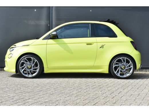 Abarth 500C 500e Cabrio Scorpionissima Tursmo 42kWh 3 Fase | Alcantara | Navigatie | Sportstoelen | Keyless-E... ActivLease financial lease