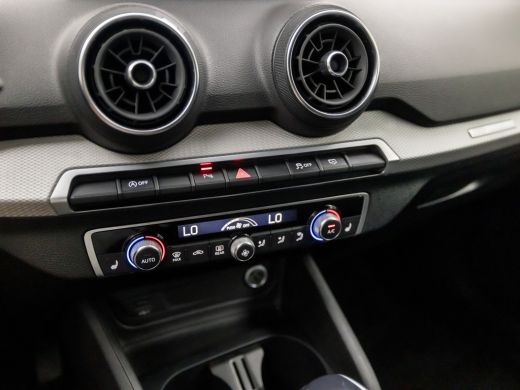 Audi Q2 35 TFSI Sportline 150Pk Automaat (NIEUW MODEL, APPLE CARPLAY, GROOT NAVI, CAMERA, CLIMATE, ADAPTI... ActivLease financial lease