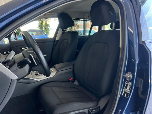 BMW 3 Serie Touring 318i NL AUTO | CARPLAY | ELEKTRISCHE KLEP | CRUISE | ActivLease financial lease