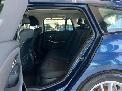 BMW 3 Serie Touring 318i NL AUTO | CARPLAY | ELEKTRISCHE KLEP | CRUISE | ActivLease financial lease