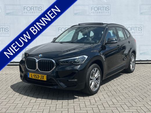 BMW X1 sDrive18i Executive Edition NL AUTO | PANO | TREKHAAK | CAMERA |