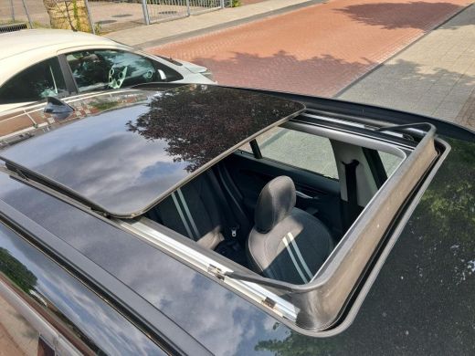 BMW X1 sDrive18i Executive Edition NL AUTO | PANO | TREKHAAK | CAMERA | ActivLease financial lease