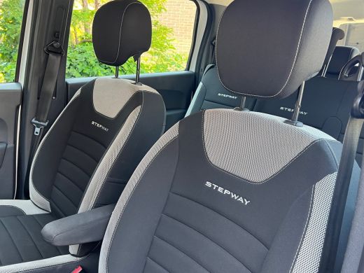 Dacia Lodgy 1.3 TCe 130pk/Stepway/7-persoons/Trekhaak/Navi/Cruise/Airco ActivLease financial lease