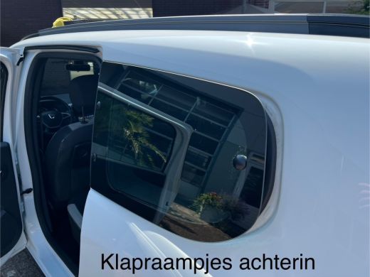 Dacia Lodgy 1.3 TCe 130pk/Stepway/7-persoons/Trekhaak/Navi/Cruise/Airco ActivLease financial lease