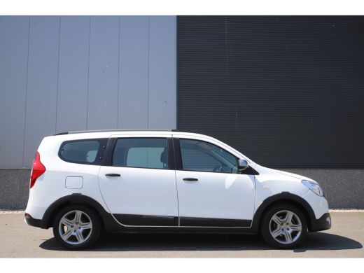 Dacia Lodgy 1.3 TCe 130pk/Stepway/7-persoons/Trekhaak/Navi/Cruise/Airco ActivLease financial lease