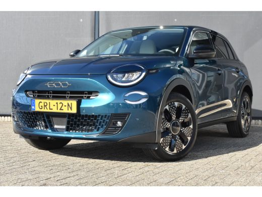 Fiat 600 1.2 Hybrid La Prima Automaat | Vol-Leder | Elektr. Stoelen | Massage | Elektr. Achterklep | Adapt... Fiat 600 1.2 Hybrid La Prima Automaat | Vol-Leder | Elektr. Stoelen | Massage | Elektr. Achterklep | Adapt...