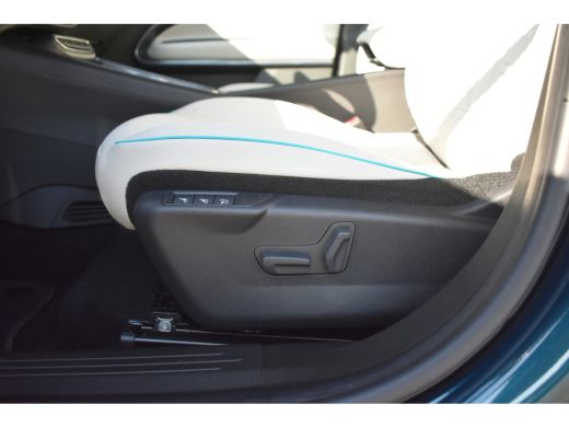 Fiat 600 1.2 Hybrid La Prima Automaat | Vol-Leder | Elektr. Stoelen | Massage | Elektr. Achterklep | Adapt... ActivLease financial lease