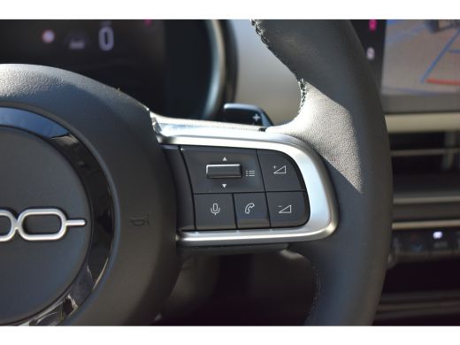 Fiat 600 1.2 Hybrid La Prima Automaat | Vol-Leder | Elektr. Stoelen | Massage | Elektr. Achterklep | Adapt... ActivLease financial lease