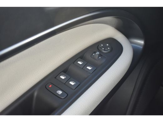 Fiat 600 1.2 Hybrid La Prima Automaat | Vol-Leder | Elektr. Stoelen | Massage | Elektr. Achterklep | Adapt... ActivLease financial lease