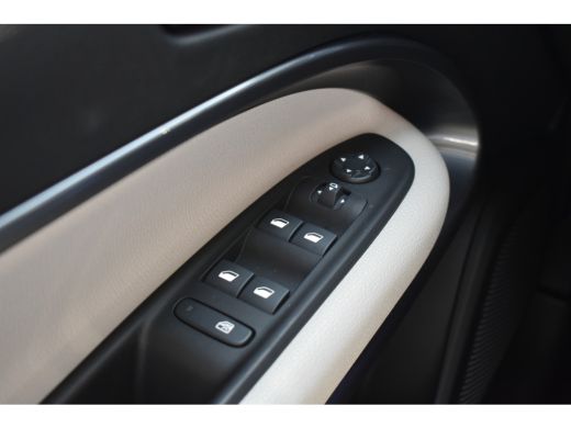 Fiat 600 1.2 Hybrid La Prima Automaat | Vol-Leder | Massage | Elektr. Achterklep | Adaptive Cruise | Elekt... ActivLease financial lease