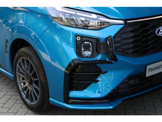 Ford E-Transit Custom 320 L2H1 MS-RT 65kWh dubbele cabine | Trekhaak | Camera | Stuur/stoelverwarming ActivLease financial lease