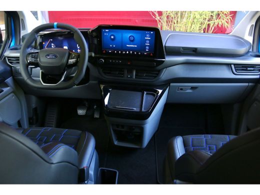 Ford E-Transit Custom 320 L2H1 MS-RT 65kWh dubbele cabine | Trekhaak | Camera | Stuur/stoelverwarming ActivLease financial lease