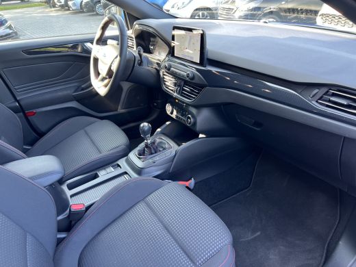 Ford Focus 1.0 125PK ST-Line STOEL-, STUUR-& VOORRUITVERWARMING| 18" LM VELGEN| CLIMATE CONTROL| KEYLESS ENT... ActivLease financial lease