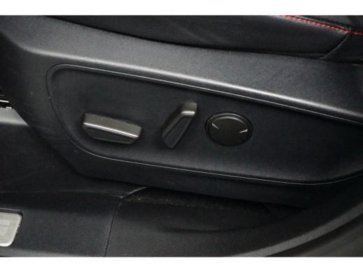 Ford Kuga 2.5 PHEV ST-Line X | Pano-dak | Trekhaak | 19 inch | Adapt. Cruise | Head-up display | BLIS | Ful... ActivLease financial lease