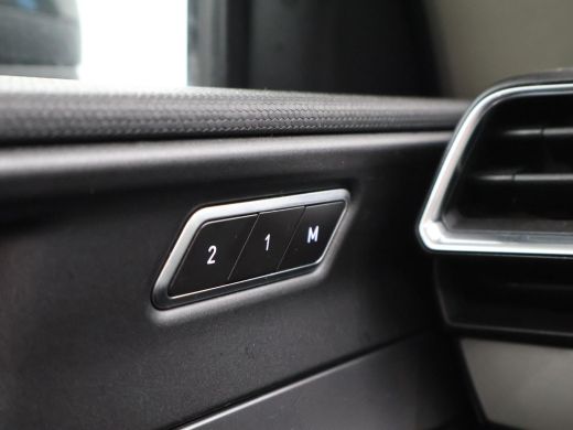 Lynk & Co 01 1.5 + SCHUIFDAK | APPLE CARPLAY | FULL LED | INFINITY | 20 INCH | MEMORY ActivLease financial lease