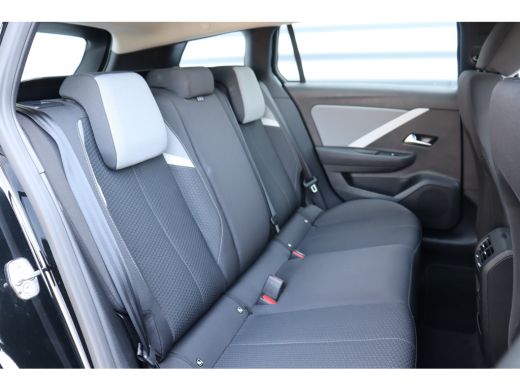 Opel Astra Sports Tourer 1.6 TURBO 180PK HYBRID AUTOMAAT / NAVI / CLIMA / LED / PDC / 17" LMV / BLUETOOTH / ... ActivLease financial lease