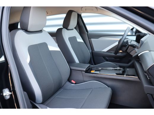 Opel Astra Sports Tourer 1.6 TURBO 180PK HYBRID AUTOMAAT / NAVI / CLIMA / LED / PDC / 17" LMV / BLUETOOTH / ... ActivLease financial lease