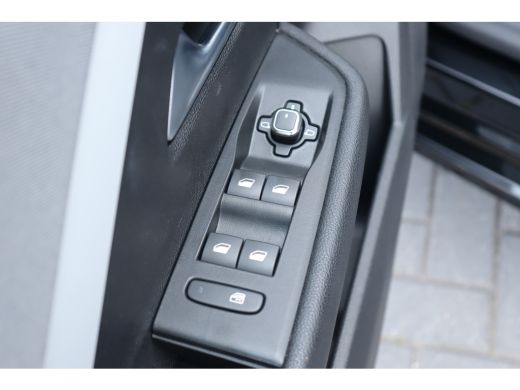 Opel Astra Sports Tourer 1.6 TURBO 180PK HYBRID AUTOMAAT / NAVI / CLIMA / LED / PDC / 17" LMV / BLUETOOTH / ... ActivLease financial lease