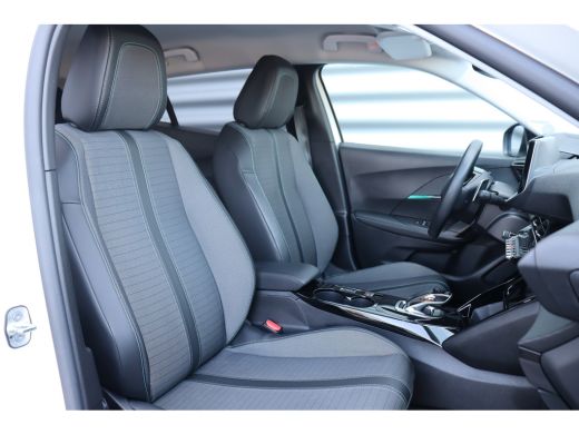 Peugeot 2008 1.2 PURETECH 130PK ALLURE PACK AUTOMAAT / NAVI / LEDER / CLIMA / LED / PDC / 17" LMV / CAMERA / K... ActivLease financial lease