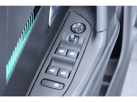 Peugeot 2008 1.2 PURETECH 130PK ALLURE PACK AUTOMAAT / NAVI / LEDER / CLIMA / LED / PDC / 17" LMV / CAMERA / K... ActivLease financial lease