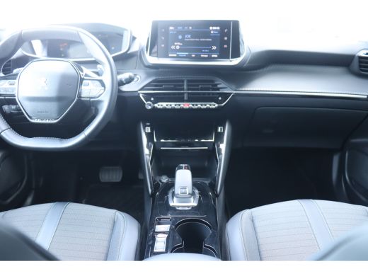Peugeot 2008 1.2 PURETECH 130PK ALLURE PACK AUTOMAAT / NAVI / LEDER / CLIMA / LED / PDC / 17" LMV / CAMERA / K... ActivLease financial lease
