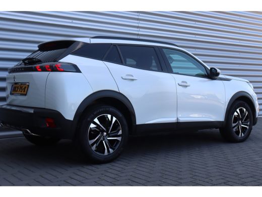 Peugeot 2008 1.2 PURETECH 130PK ALLURE PACK AUTOMAAT / NAVI / LEDER / CLIMA / LED / PDC / 17" LMV / CAMERA / K... ActivLease financial lease