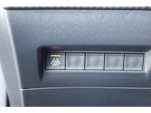 Peugeot 2008 1.2 PURETECH 130PK GT PACK AUTOMAAT / NAVI / LEDER / CLIMA / PDC / 17" LMV / CAMERA / KEYLESS / F... ActivLease financial lease