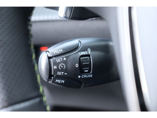 Peugeot 2008 1.2 PURETECH 130PK GT PACK AUTOMAAT / NAVI / LEDER / CLIMA / PDC / 17" LMV / CAMERA / KEYLESS / F... ActivLease financial lease