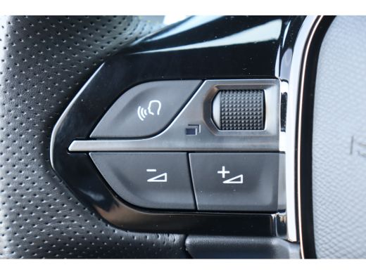 Peugeot 2008 1.2 PURETECH 130PK GT PACK AUTOMAAT / NAVI / LEDER / CLIMA / PDC / 17" LMV / CAMERA / KEYLESS / F... ActivLease financial lease