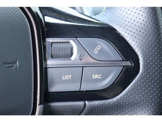 Peugeot 2008 1.2 PURETECH 130PK GT PACK AUTOMAAT / NAVI / LEDER / CLIMA / PDC / 17" LMV / CAMERA / KEYLESS / F... ActivLease financial lease