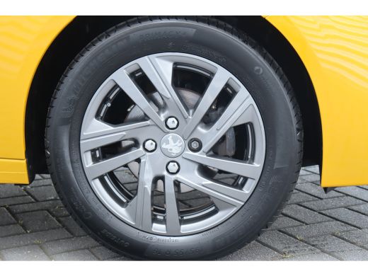Peugeot 208 1.2 PURETECH 75PK ACTIVE PACK / NAVI / CLIMA / LED / PDC / 16" LMV / WINTERPAKKET / BLUETOOTH / C... ActivLease financial lease