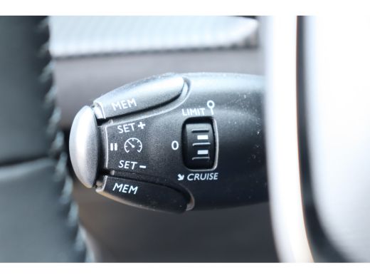 Peugeot 208 1.2 PURETECH 75PK ACTIVE PACK / NAVI / CLIMA / LED / PDC / 16" LMV / WINTERPAKKET / BLUETOOTH / C... ActivLease financial lease