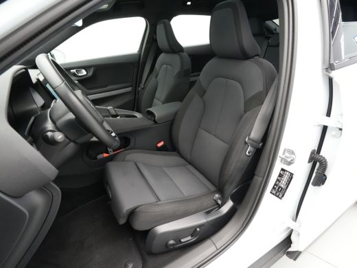 Polestar 2 Long Range Dual Motor 408pk Launch Edition 78kWh Panorama Navigatie 360 camera Stoelverwarming Ha... ActivLease financial lease