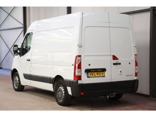 Renault Master T35 2.3 dCi L1H2 AIRCO EN TREKHAAK ActivLease financial lease
