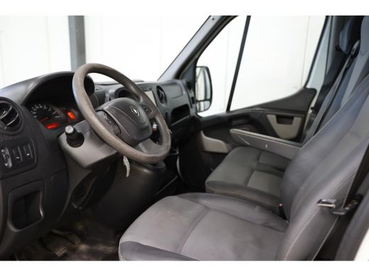 Renault Master T35 2.3 dCi L1H2 AIRCO EN TREKHAAK ActivLease financial lease