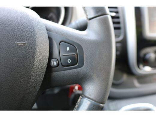 Renault Trafic 1.6 dCi 145pk L2 H1 Airco Trekhaak Camera ActivLease financial lease