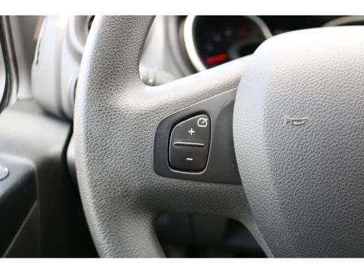 Renault Trafic 2.0 dCi 120pk L1 H1 Koelwagen Dag en Nacht Airco Navigatie Trekhaak ActivLease financial lease