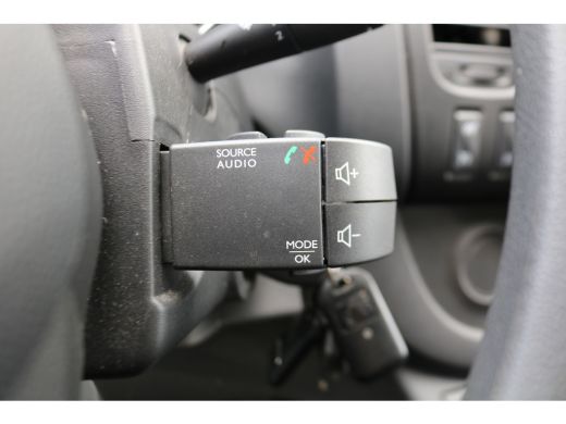 Renault Trafic 2.0 dCi 120pk L1 H1 Koelwagen Dag en Nacht Airco Navigatie Trekhaak ActivLease financial lease