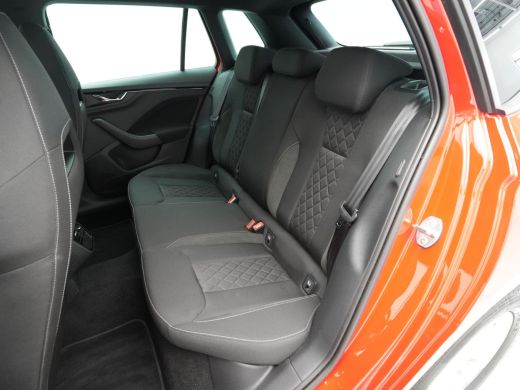 Skoda Kamiq 1.0 TSI 110pk DSG Sport Business Navi via App Pdc Clima Cruise Sportstoelen 291 ActivLease financial lease
