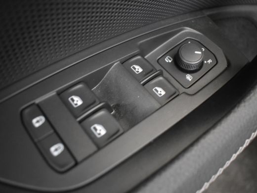 Skoda Kodiaq 1.5 TSI 204pk PHEV Tour Edition l 20" Velgen l 360 gr Camera l Panorama dak | Dodehoekdetectie | ... ActivLease financial lease