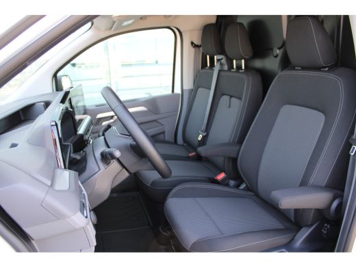 Volkswagen e-Transporter VOOR MEKAAR DEALS | Life Intro | 64 kWh | 218 pk | L1 | Trekhaak | Stoelverwarming | Achteruitrij... ActivLease financial lease